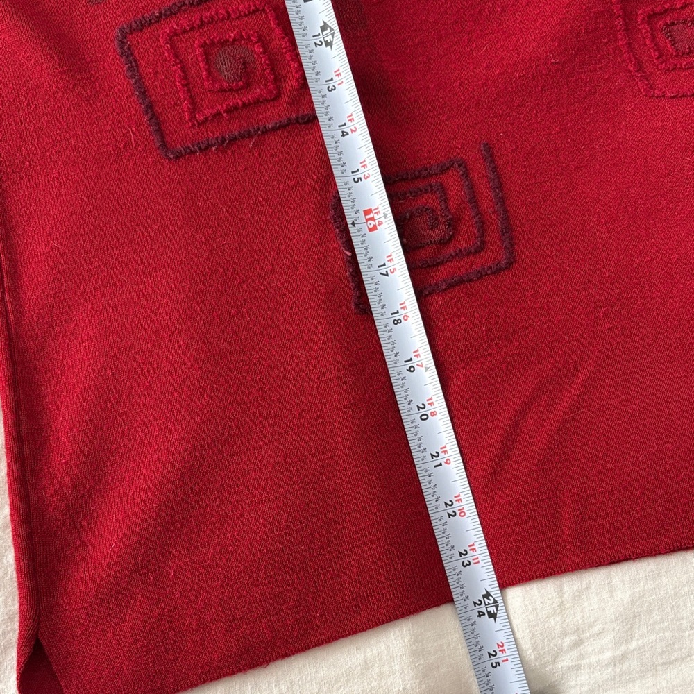 Red Geometric Pattern Crewneck Sweater - Picture 9 of 9